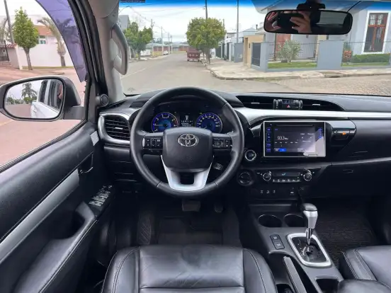TOYOTA-HILUX-2.8 SRX 4X4 CD 16V DIESEL 4P AUTOMÁTICO TOYOTA-HILUX-2016