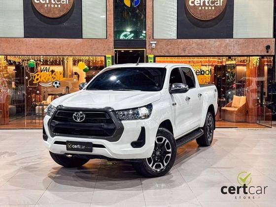 TOYOTA HILUX 2.8 D-4D TURBO DIESEL CD POWER PACK 4X4 MANUAL