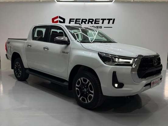 TOYOTA-HILUX-2.8 D-4D TURBO DIESEL CD SRX 4X4 AUTOMÁTICO TOYOTA-HILUX-2025