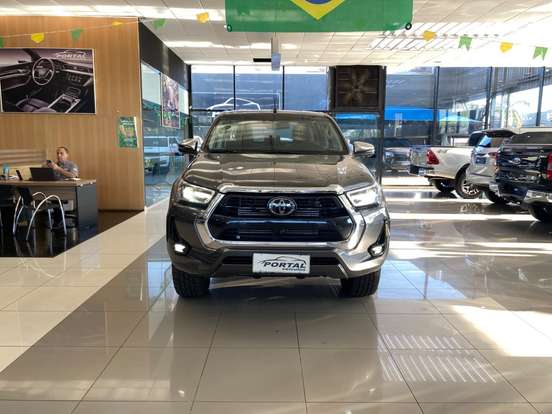 TOYOTA-HILUX-2.8 D-4D TURBO DIESEL CD SRX LIMITED 4X4 AUTOMÁTICO TOYOTA-HILUX-2022