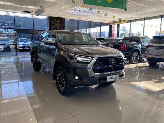 TOYOTA-HILUX-2.8 D-4D TURBO DIESEL CD SRX LIMITED 4X4 AUTOMÁTICO TOYOTA-HILUX-2022