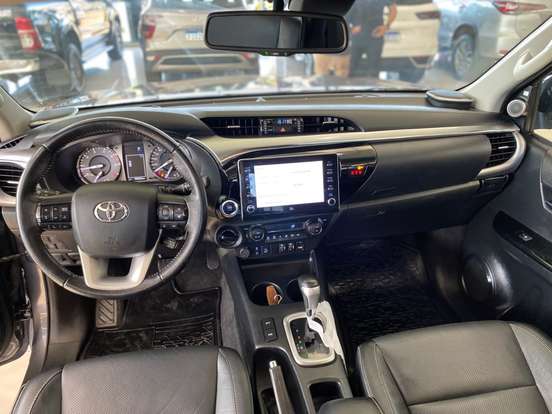 TOYOTA-HILUX-2022
