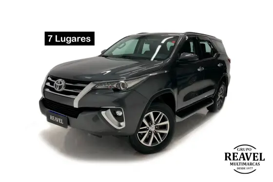TOYOTA HILUX SW4 2.8 SRX 4X4 7 LUGARES 16V TURBO INTERCOOLER DIESEL 4P AUTOMÁTICO TOYOTA HILUX SW4 2.8 SRX 4X4 7 LUGARES 16V TURBO INTERCOOLER DIESEL 4P AUTOMÁTICO