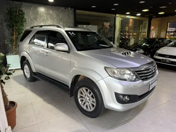 TOYOTA HILUX SW4 3.0 SRV 4X4 16V TURBO INTERCOOLER DIESEL 4P AUTOMÁTICO
