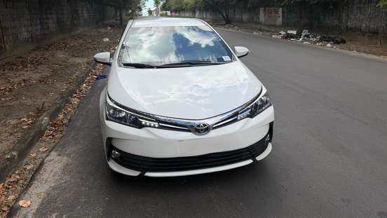 TOYOTA-COROLLA-2018
