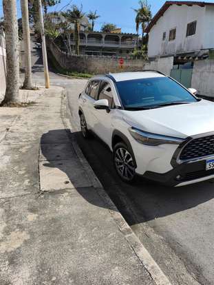 TOYOTA-COROLLA CROSS-2024