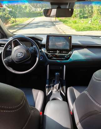 TOYOTA-COROLLA CROSS-2024