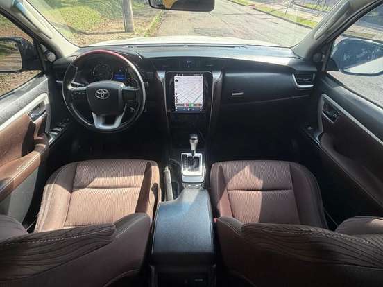 TOYOTA-HILUX SW4-2.7 SR 4X2 16V FLEX 4P AUTOMÁTICO TOYOTA-HILUX SW4-2017