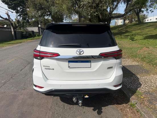 TOYOTA-HILUX SW4-2.7 SR 4X2 16V FLEX 4P AUTOMÁTICO TOYOTA-HILUX SW4-2017