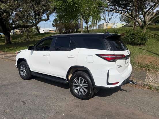 TOYOTA-HILUX SW4-2.7 SR 4X2 16V FLEX 4P AUTOMÁTICO TOYOTA-HILUX SW4-2017