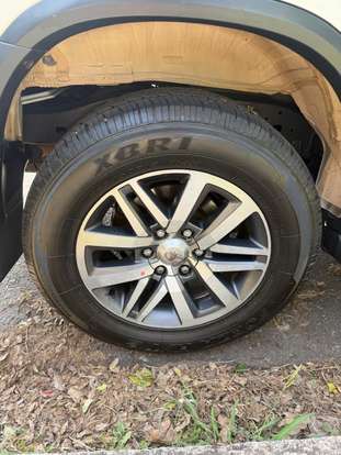 TOYOTA-HILUX SW4-2.7 SR 4X2 16V FLEX 4P AUTOMÁTICO TOYOTA-HILUX SW4-2017