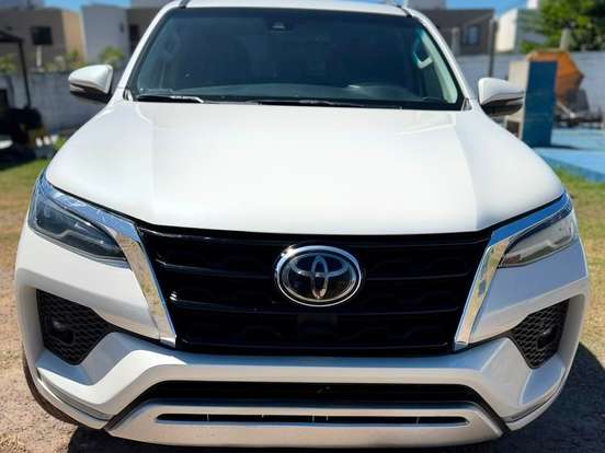 TOYOTA-HILUX SW4-2.8 D-4D TURBO DIESEL SRX 7L 4X4 AUTOMÁTICO TOYOTA-HILUX SW4-2021