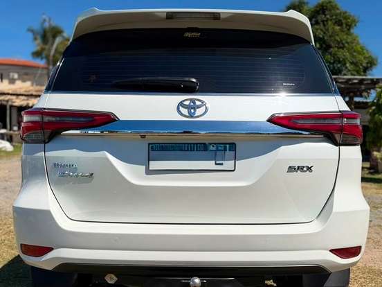 TOYOTA-HILUX SW4-2.8 D-4D TURBO DIESEL SRX 7L 4X4 AUTOMÁTICO TOYOTA-HILUX SW4-2021
