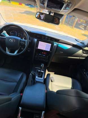 TOYOTA-HILUX SW4-2021