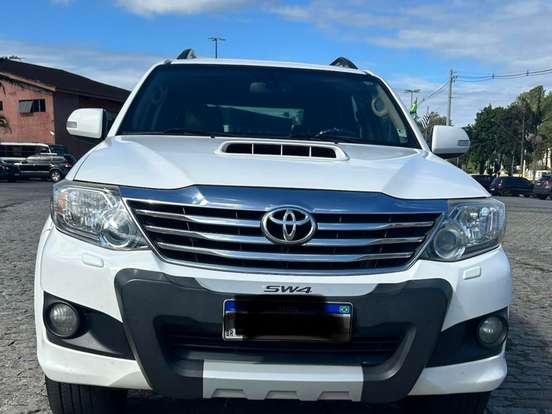 TOYOTA-HILUX SW4-3.0 SRV 4X4 7 LUGARES 16V TURBO INTERCOOLER DIESEL 4P AUTOMÁTICO TOYOTA-HILUX SW4-2013