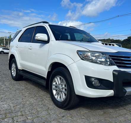 TOYOTA-HILUX SW4-2013