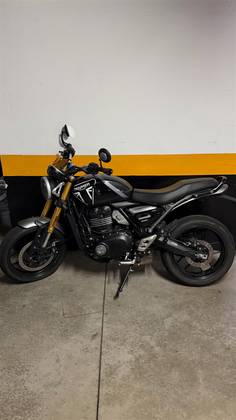 TRIUMPH SCRAMBLER 400 X 