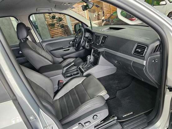 VOLKSWAGEN-AMAROK-2020
