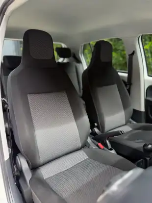 VOLKSWAGEN-UP-2019