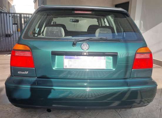 VOLKSWAGEN-GOLF-1997