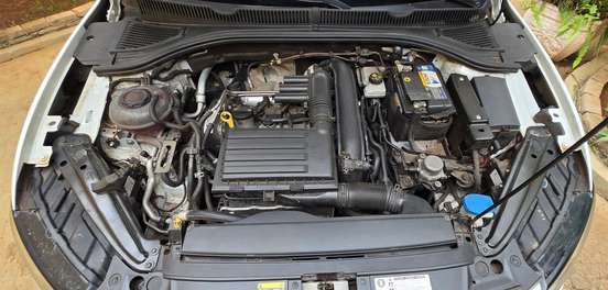 VOLKSWAGEN-JETTA-1.4 250 TSI TOTAL FLEX R-LINE TIPTRONIC VOLKSWAGEN-JETTA-2018