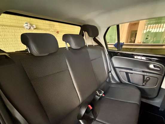 VOLKSWAGEN-UP-1.0 MPI HIGH UP 12V FLEX 4P AUTOMATIZADO VOLKSWAGEN-UP-2015