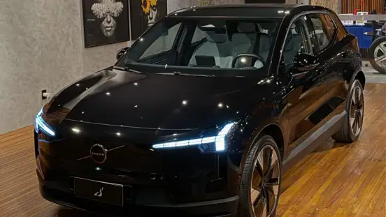 VOLVO-EX30-2024
