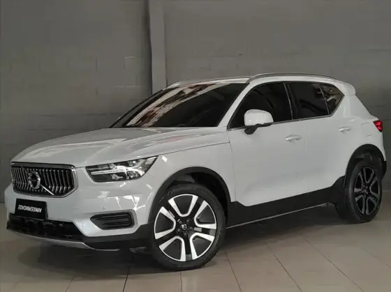 VOLVO XC40 1.5 T5 RECHARGE MOMENTUM GEARTRONIC VOLVO XC40 1.5 T5 RECHARGE MOMENTUM GEARTRONIC