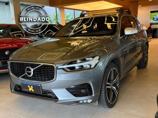 VOLVO-XC60-2017