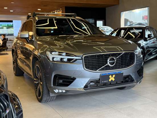 VOLVO-XC60-2017