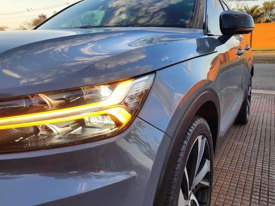 VOLVO-XC40-2.0 T5 GASOLINA R-DESIGN AWD GEARTRONIC VOLVO-XC40-2019