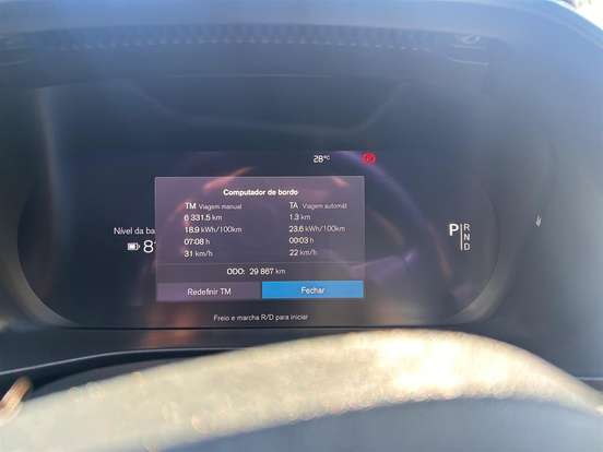 VOLVO-XC40-2022