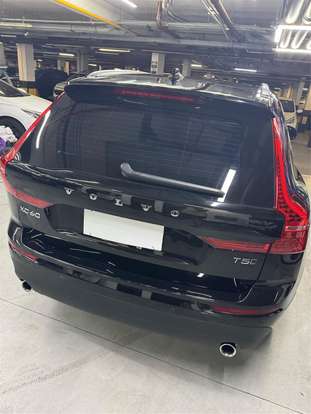 VOLVO-XC60-2020
