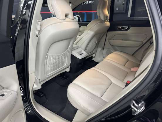 VOLVO-XC60-2.0 T5 GASOLINA MOMENTUM AWD GEARTRONIC VOLVO-XC60-2020