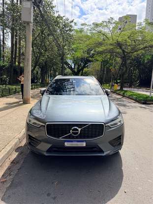 VOLVO-XC60-2017