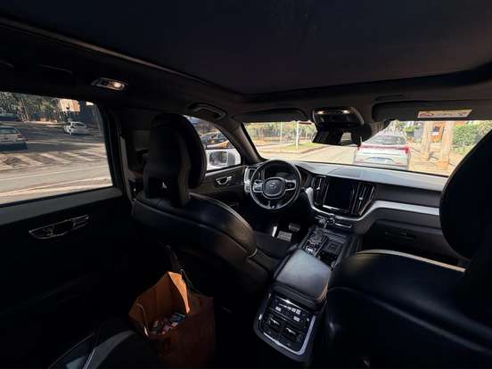 VOLVO-XC60-2.0 T5 GASOLINA R-DESIGN AWD GEARTRONIC VOLVO-XC60-2017