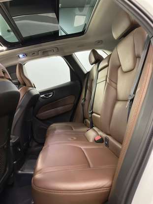 VOLVO-XC60-2019