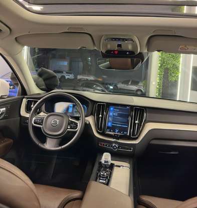 VOLVO-XC60-2019