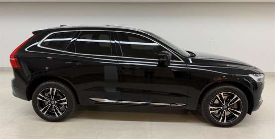 VOLVO-XC60-2021