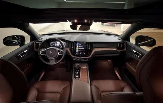 VOLVO-XC60-2021