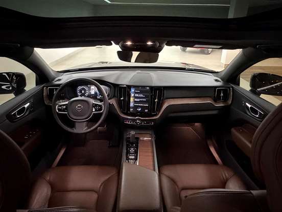 VOLVO-XC60-2.0 T8 HYBRID MOMENTUM AWD GEARTRONIC VOLVO-XC60-2021