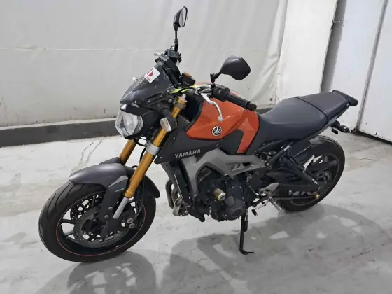 YAMAHA MT-09 