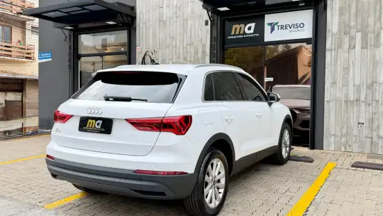 AUDI-Q3-2020