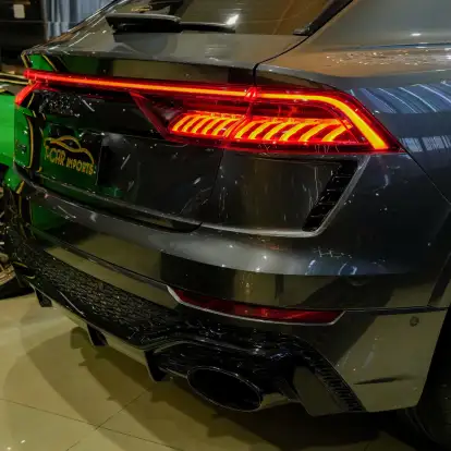 AUDI-RS Q8-2021