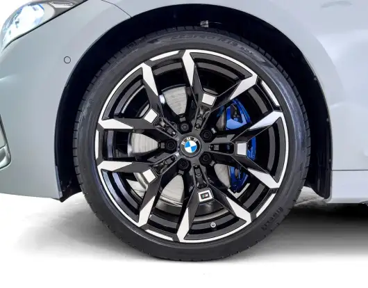 BMW-320i-2024