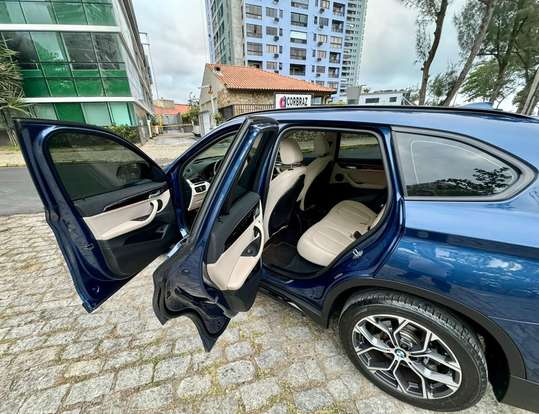 BMW-X1-2021