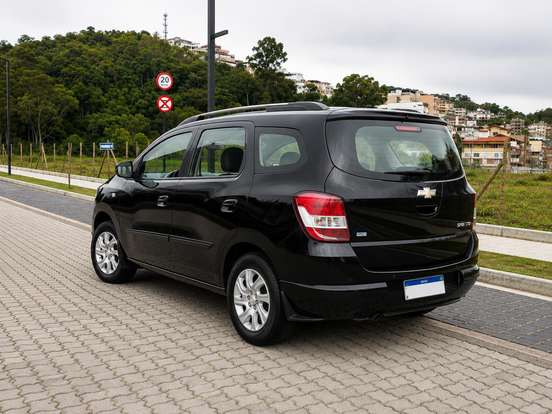 CHEVROLET-SPIN-1.8 LTZ 8V FLEX 4P AUTOMÁTICO CHEVROLET-SPIN-2013