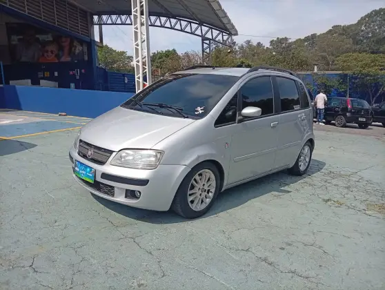 FIAT IDEA 1.4 MPI ELX 8V FLEX 4P MANUAL FIAT IDEA 1.4 MPI ELX 8V FLEX 4P MANUAL