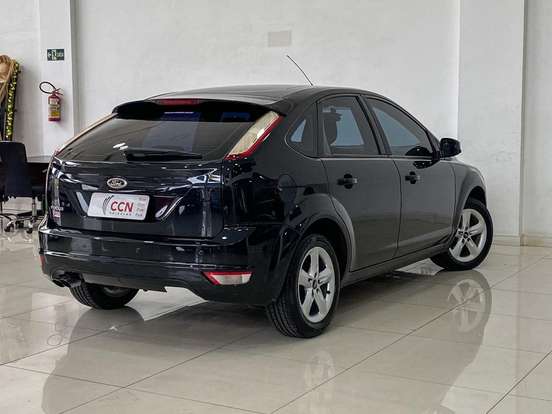 FORD-FOCUS-2011