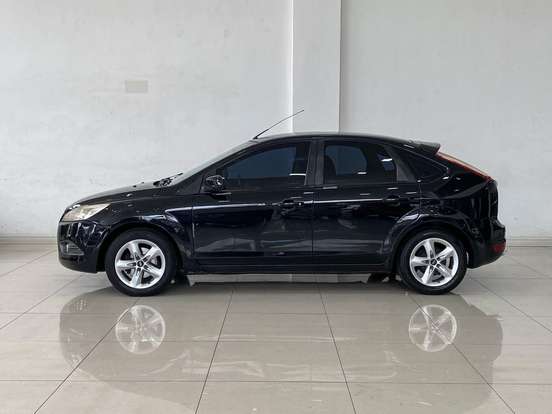 FORD-FOCUS-1.6 GL 16V FLEX 4P MANUAL FORD-FOCUS-2011
